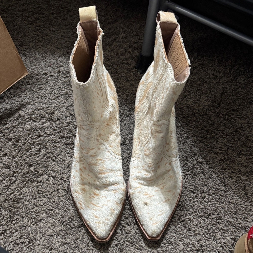 Dolce Vita Cream Heeled Boots